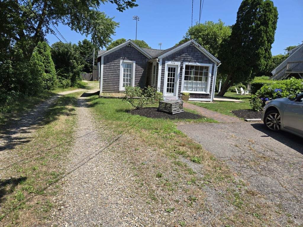726 Main Street - Photo 1