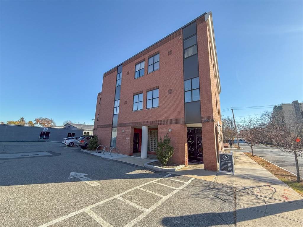 19-21 Broadway - Photo 1