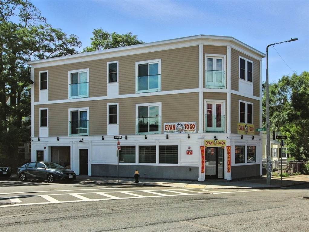 411 Adams St - Photo 1