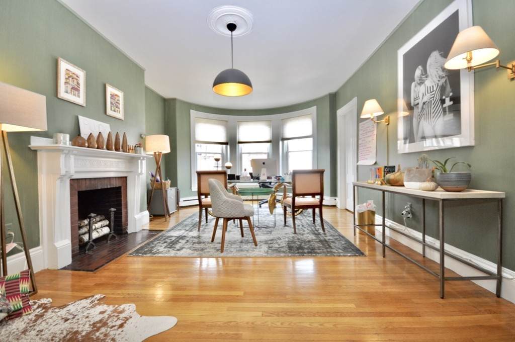 218 Newbury Street - Photo 1