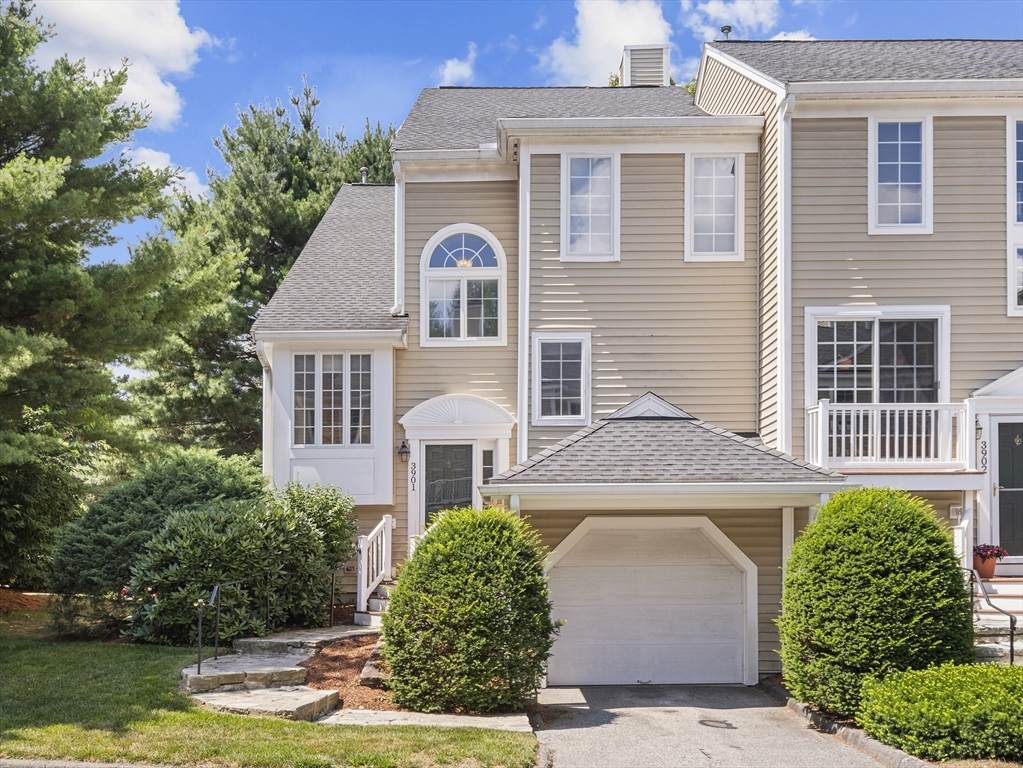 3901 Knightsbridge Close - Photo 1