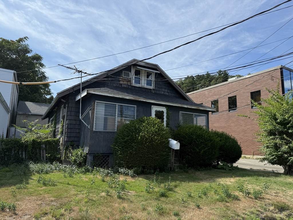 9 Green Street - Photo 1