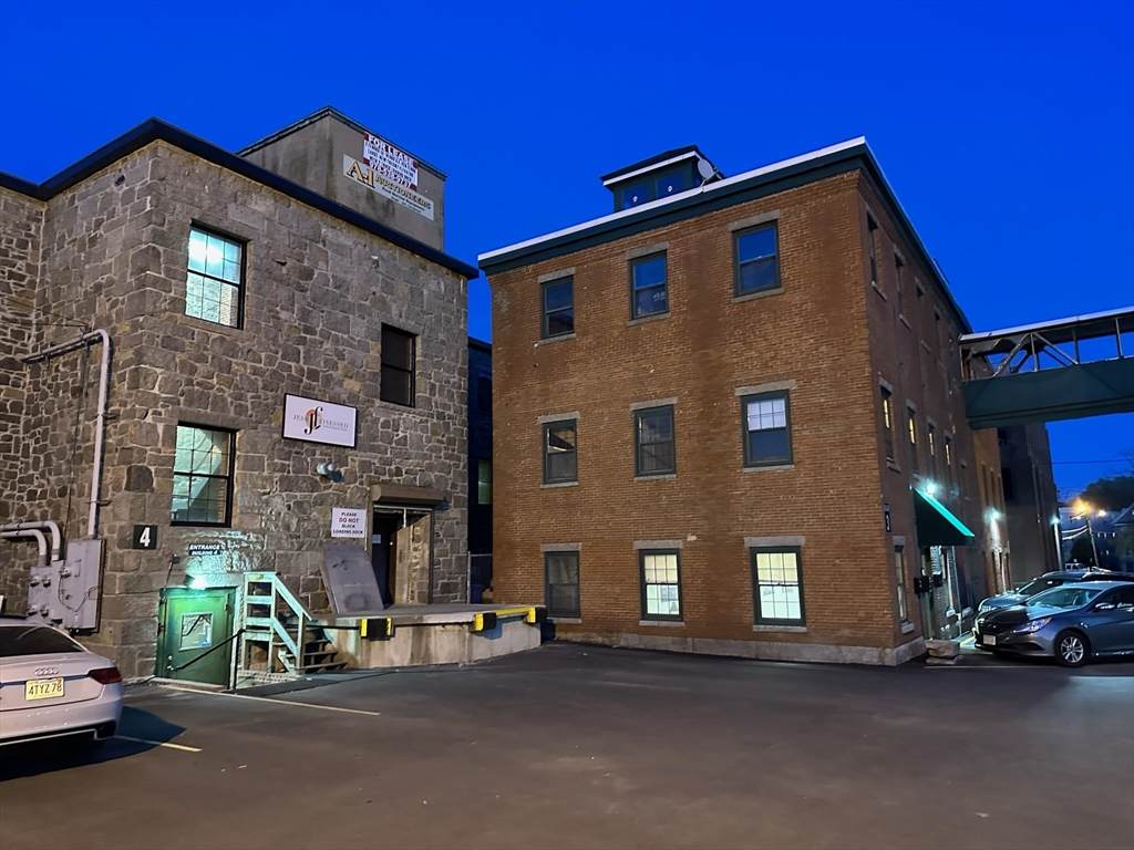 119R Foster St - Photo 1