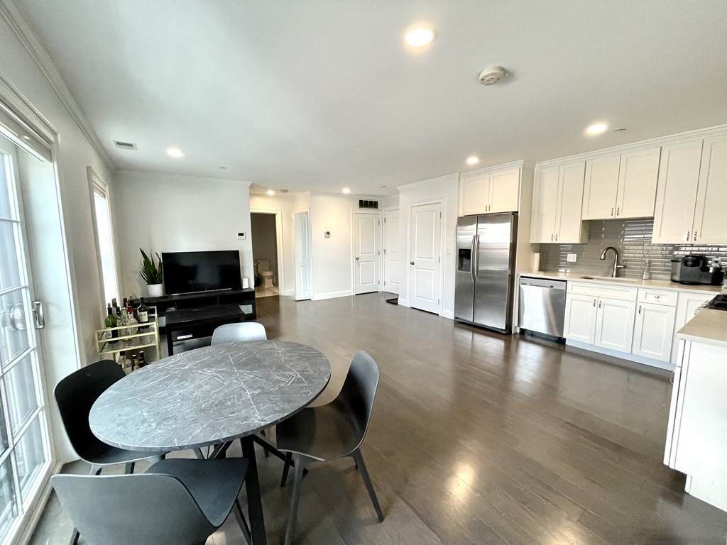 728 East Broadway - Photo 1