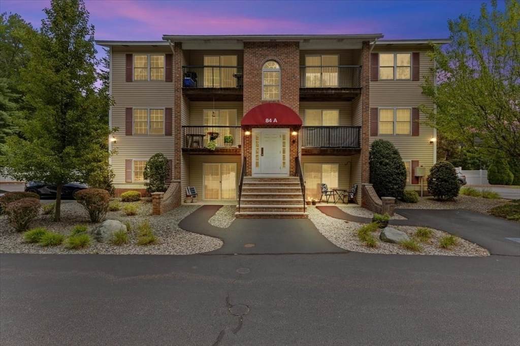 84 Cocasset St - Photo 1