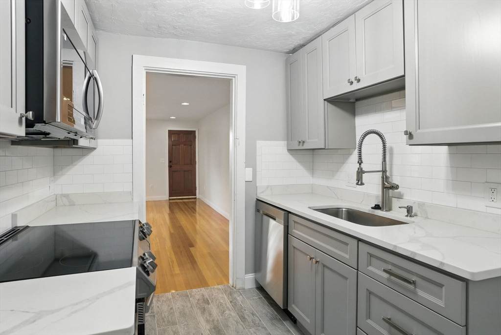 62 Lincoln Ave - Photo 1