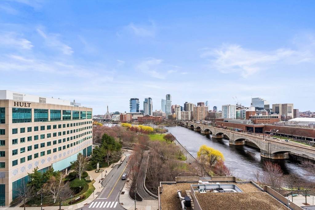 8-10 Museum Way - Photo 1