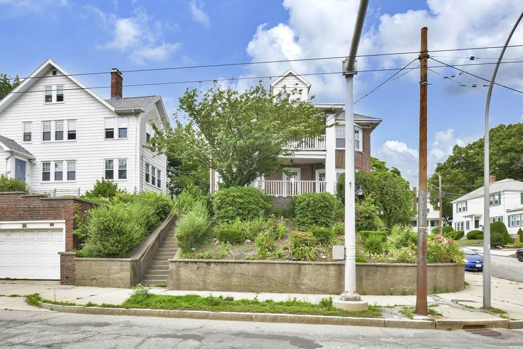 404 Mount Auburn - Photo 1