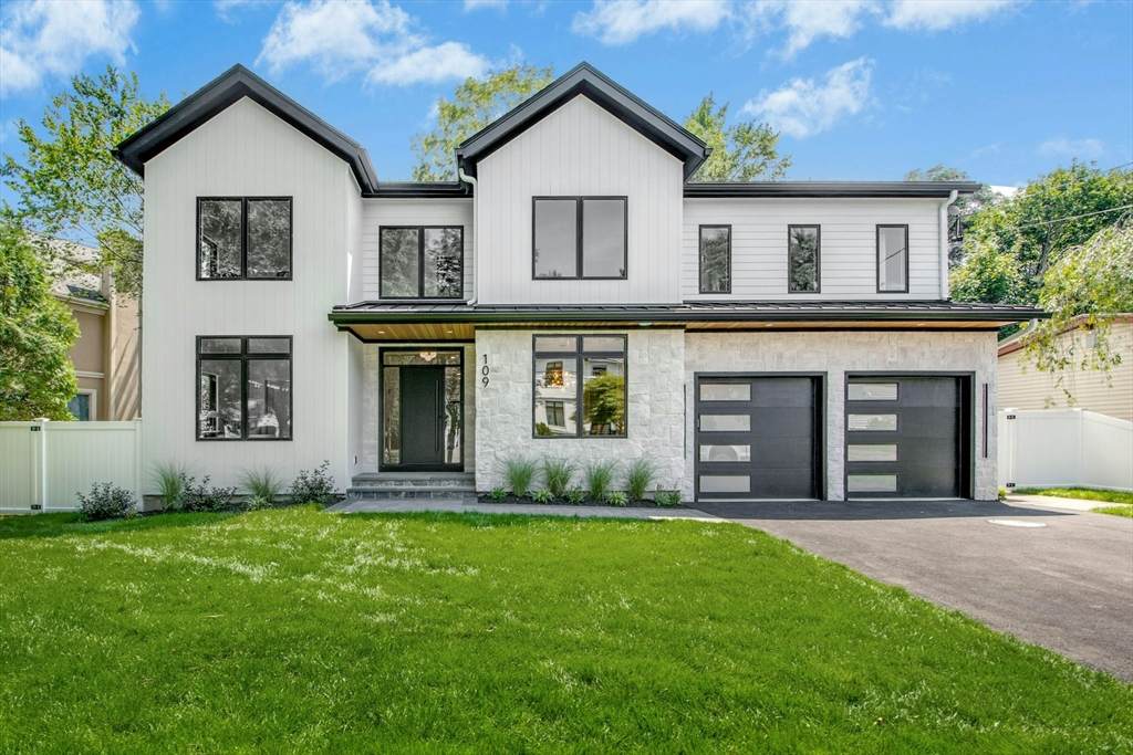 109 Harwich Rd - Photo 1