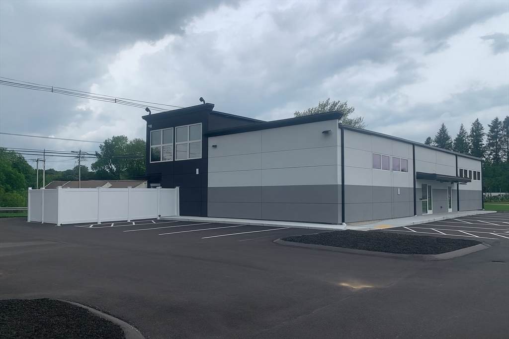 111 Shrewsbury St - Photo 1