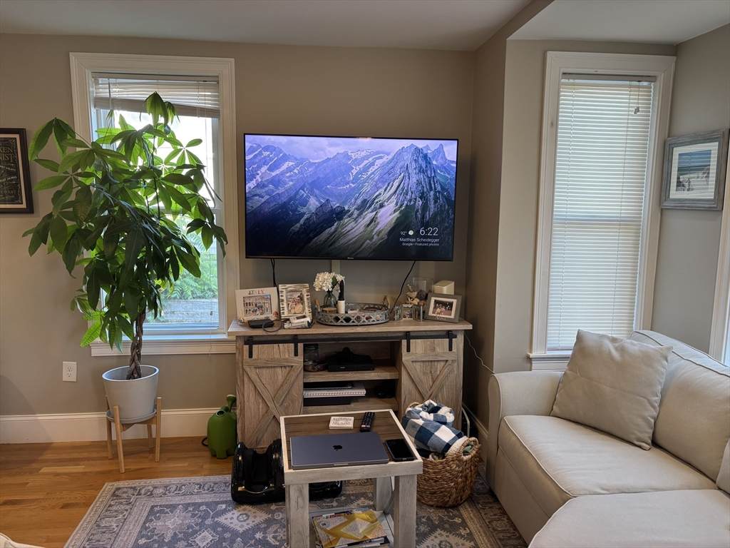 https://bt-photos.global.ssl.fastly.net/mlspin/orig_boomver_1_73409781_2.jpg