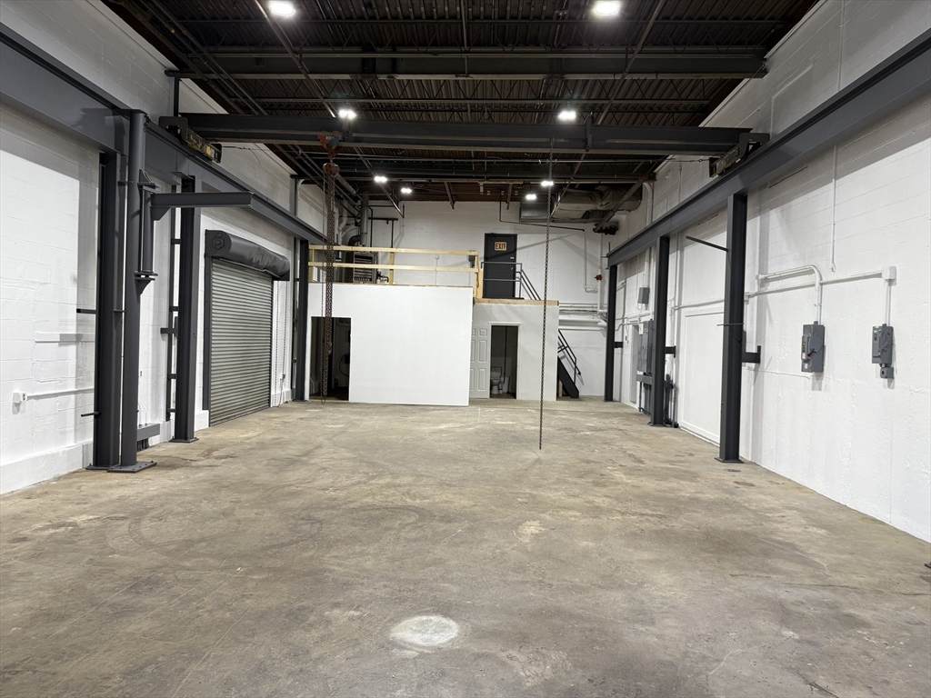 200 Essex Street - Photo 1
