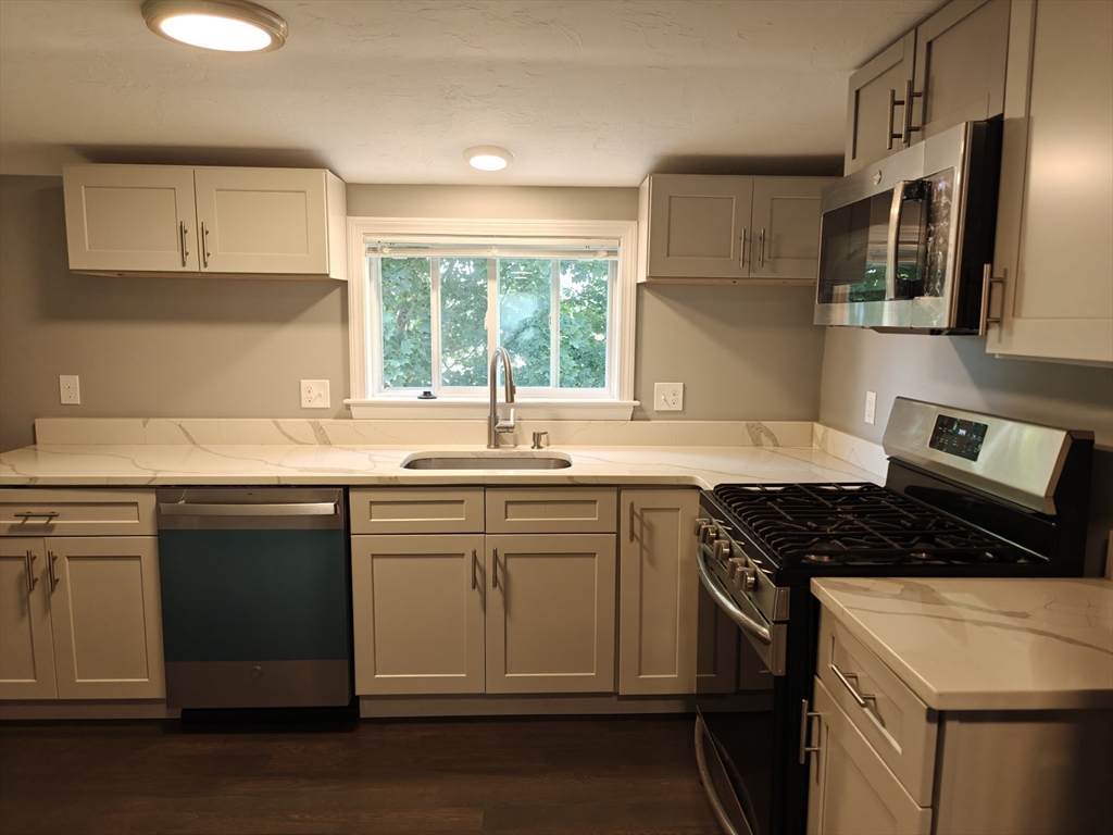 105 Holyoke Street - Photo 1