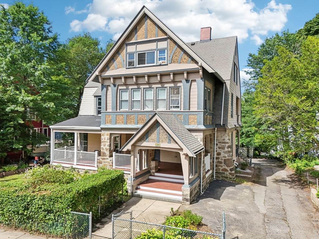 164 Ruthven St - Photo 1