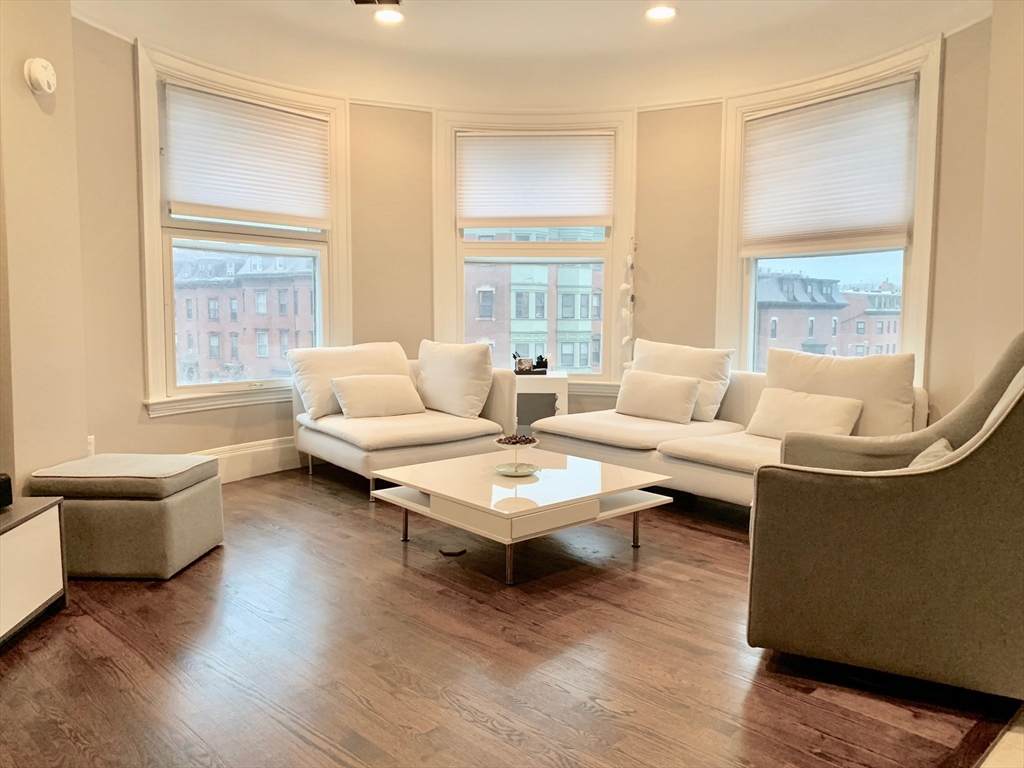 492 Massachusetts Ave - Photo 1