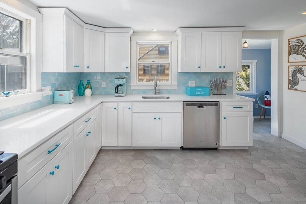 203 Northern Ave - Photo 1