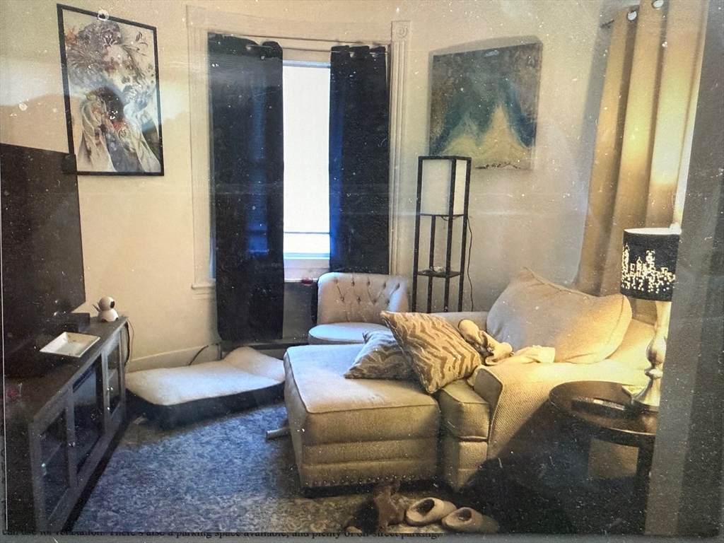 73 Kinsley St - Photo 1