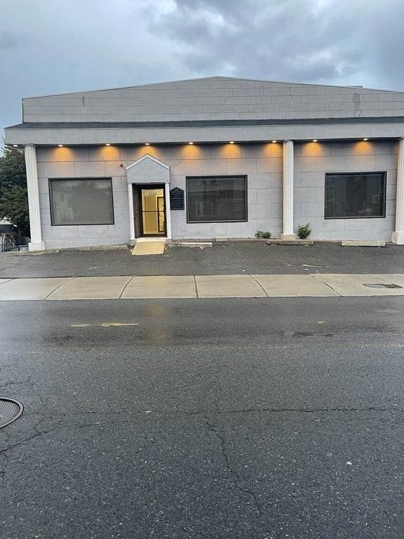 1140 Saratoga Street - Photo 1