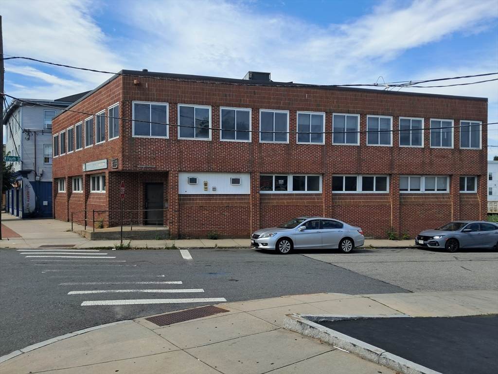418 Bridge St - Photo 1