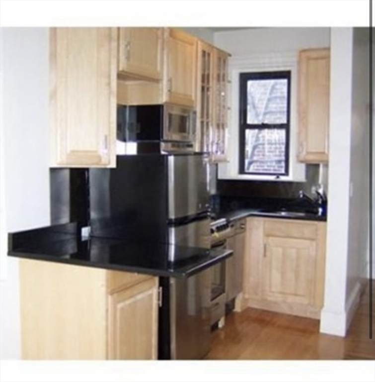 75 Burbank St - Photo 1
