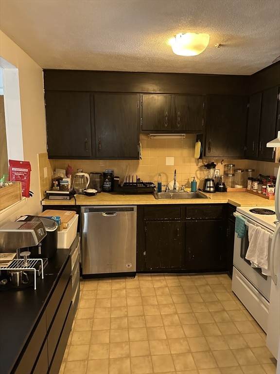 https://bt-photos.global.ssl.fastly.net/mlspin/orig_boomver_1_73412379_2.jpg