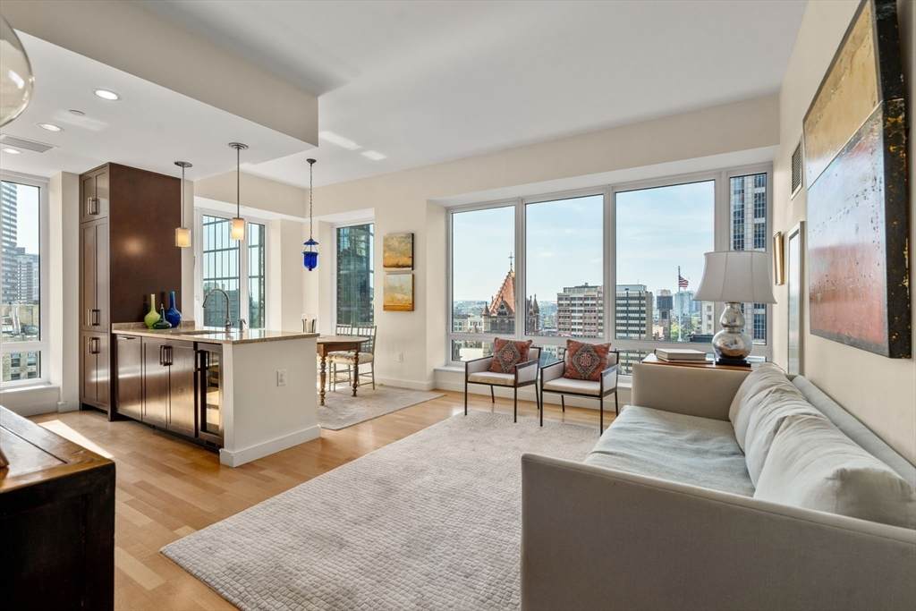 400 Stuart St - Photo 1