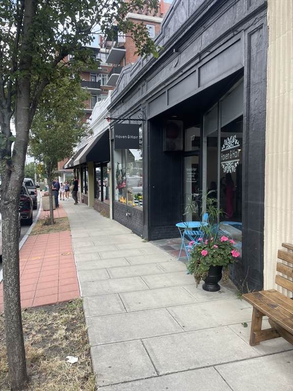 117-121 Trapelo Rd - Photo 1