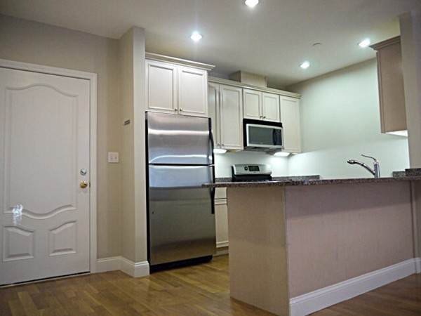 1522 Vfw Parkway - Photo 1