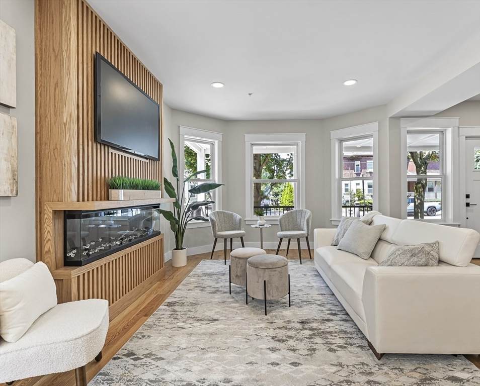 55 Packard Ave - Photo 1