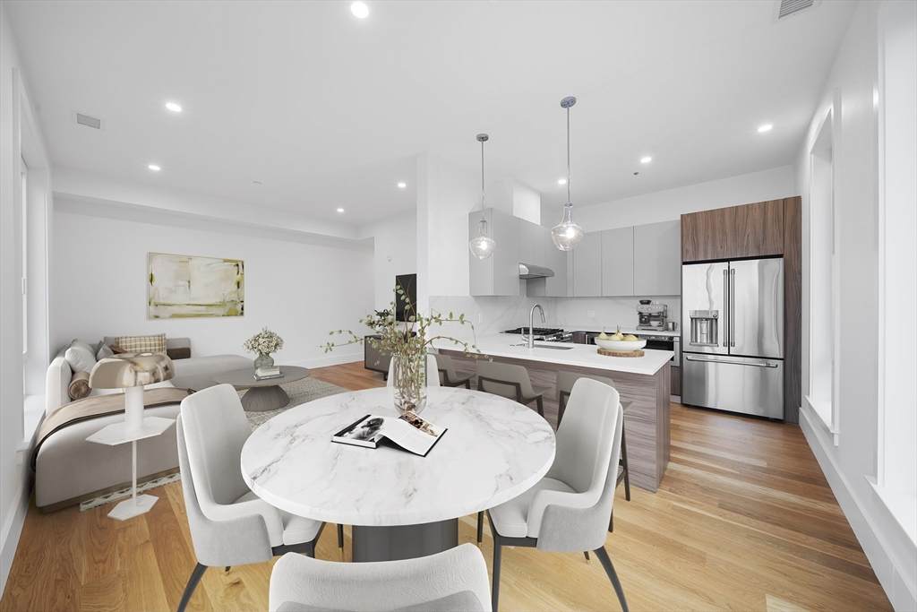 218-220 Old Colony Avenue - Photo 1