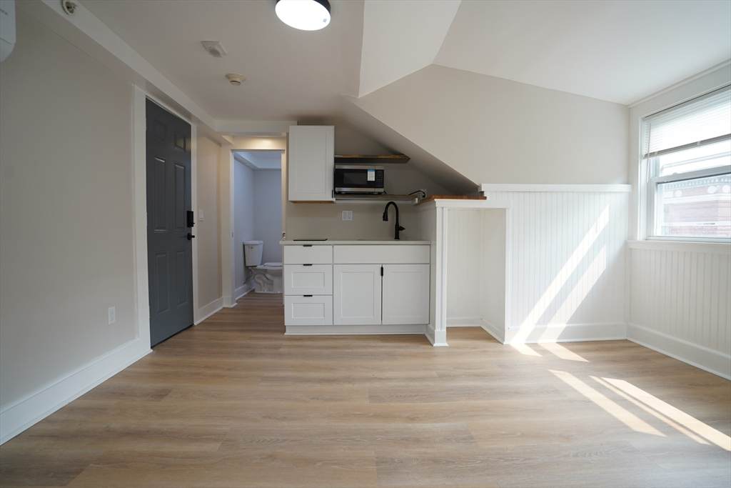 142 Dorchester St - Photo 1