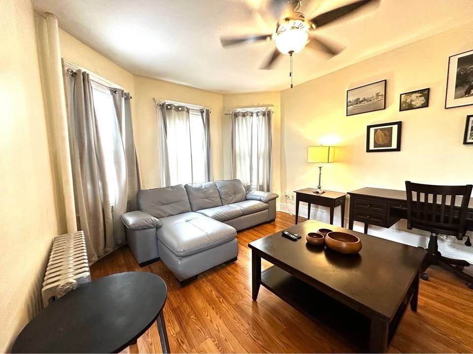 32 Kingsdale - Photo 1