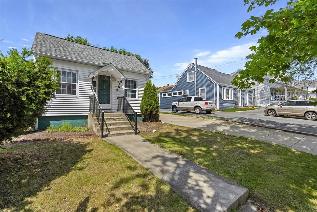 127 Gladstone Street - Photo 1