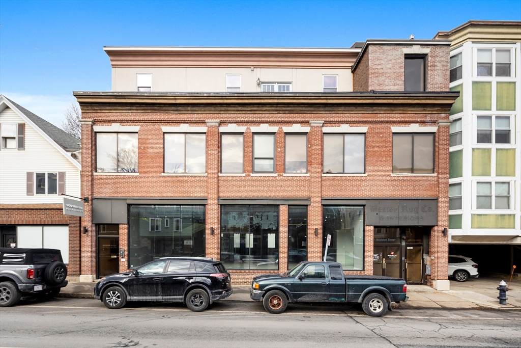 75-81 Boylston - Photo 1