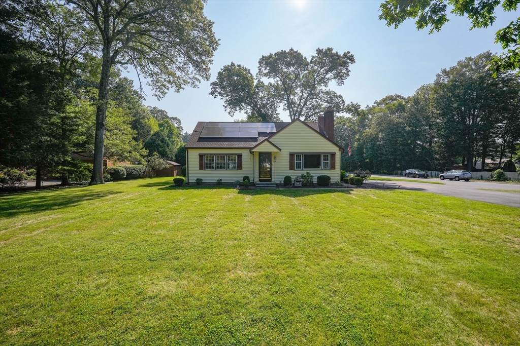 334 Munsing St - Photo 1