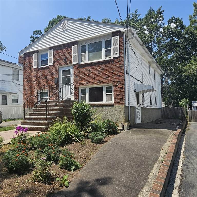 131 Itasca St - Photo 1