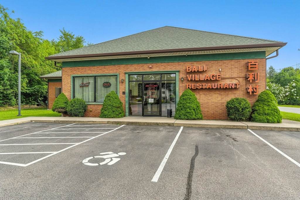 1172 Main St - Photo 1