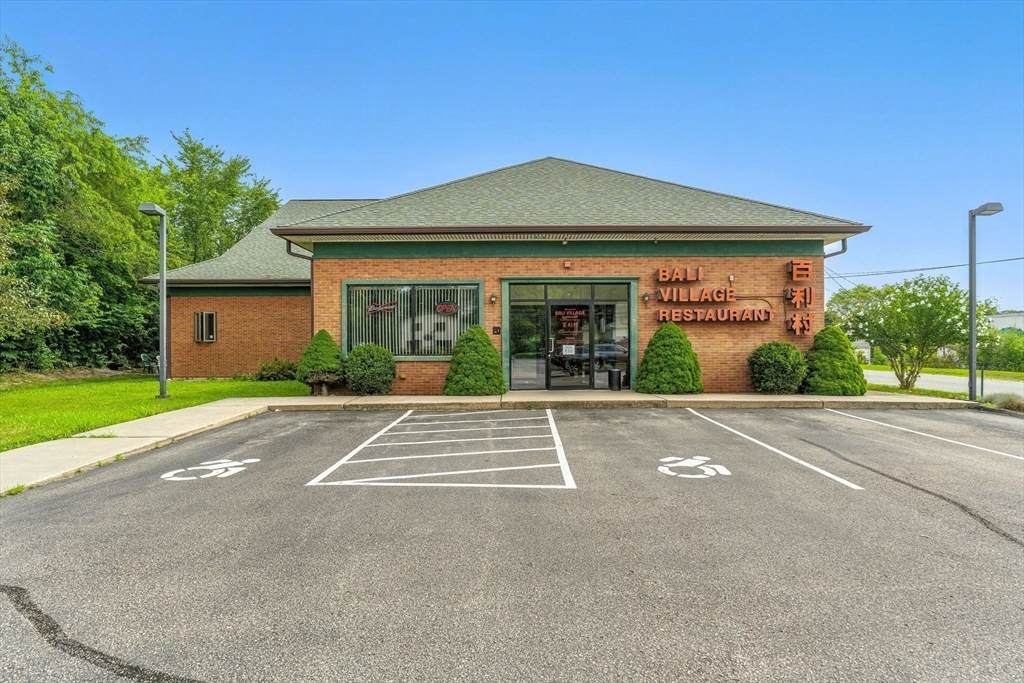 1172 Main St - Photo 1