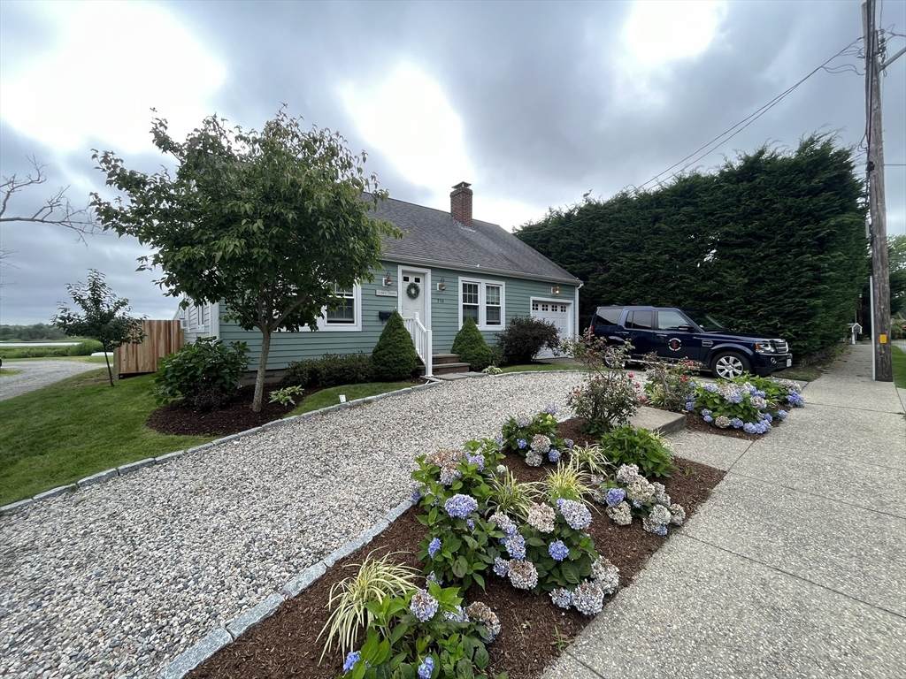 710 Elm St - Photo 1