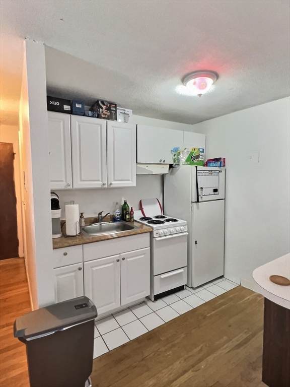 1039 Commonwealth Ave - Photo 1