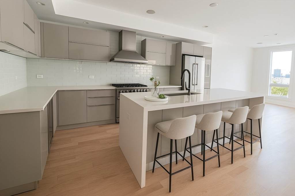 403 W 1st St - Photo 1