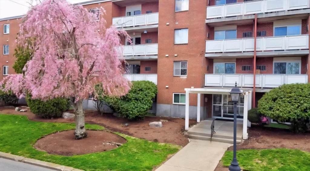 179 President's Lane - Photo 1