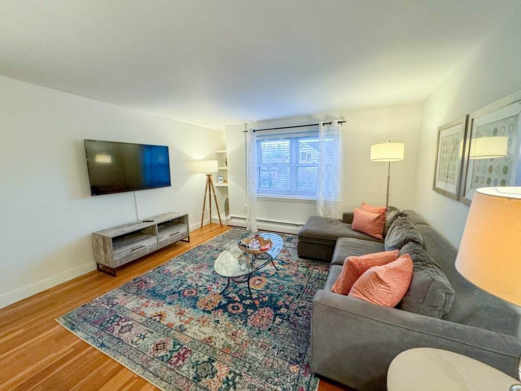 91 Chestnut St - Photo 1