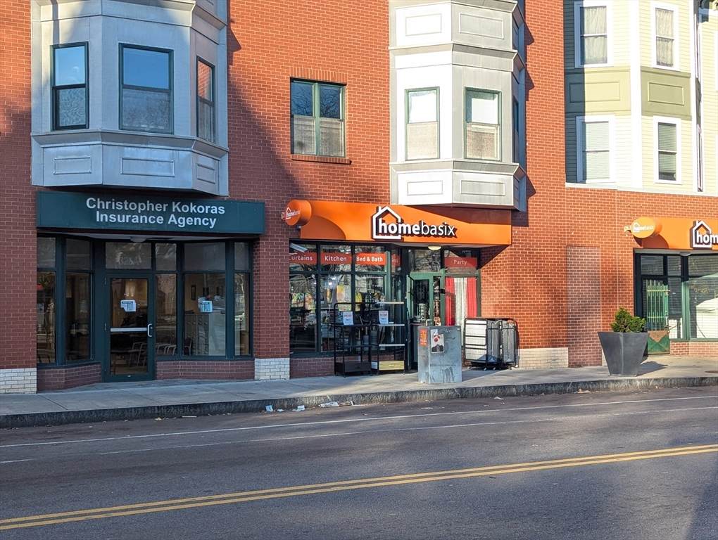 323-329 Centre St - Photo 1