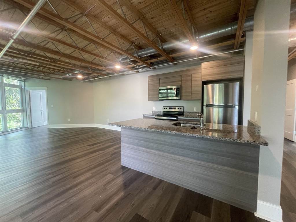 330 Pleasant St - Photo 1