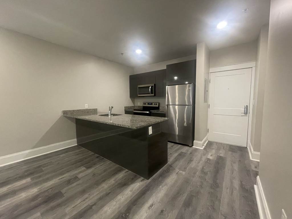 350 Pleasant St - Photo 1