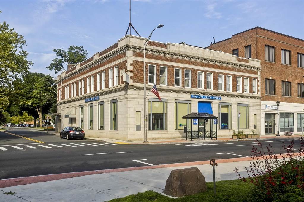 10 Central St - Photo 1