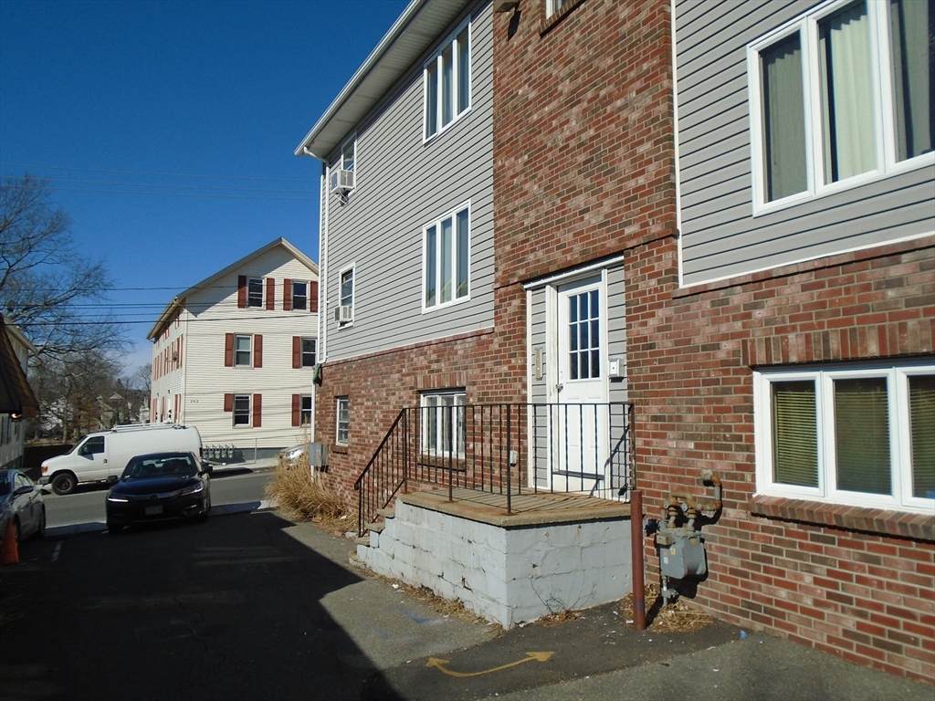 243 Robeson St - Photo 1