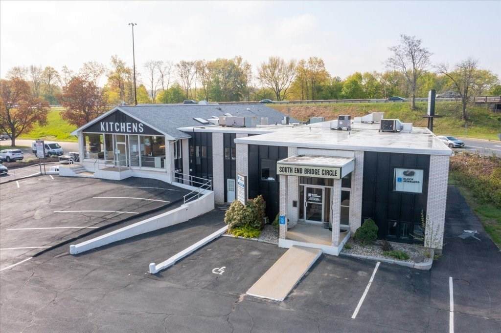 584 Meadow St - Photo 1