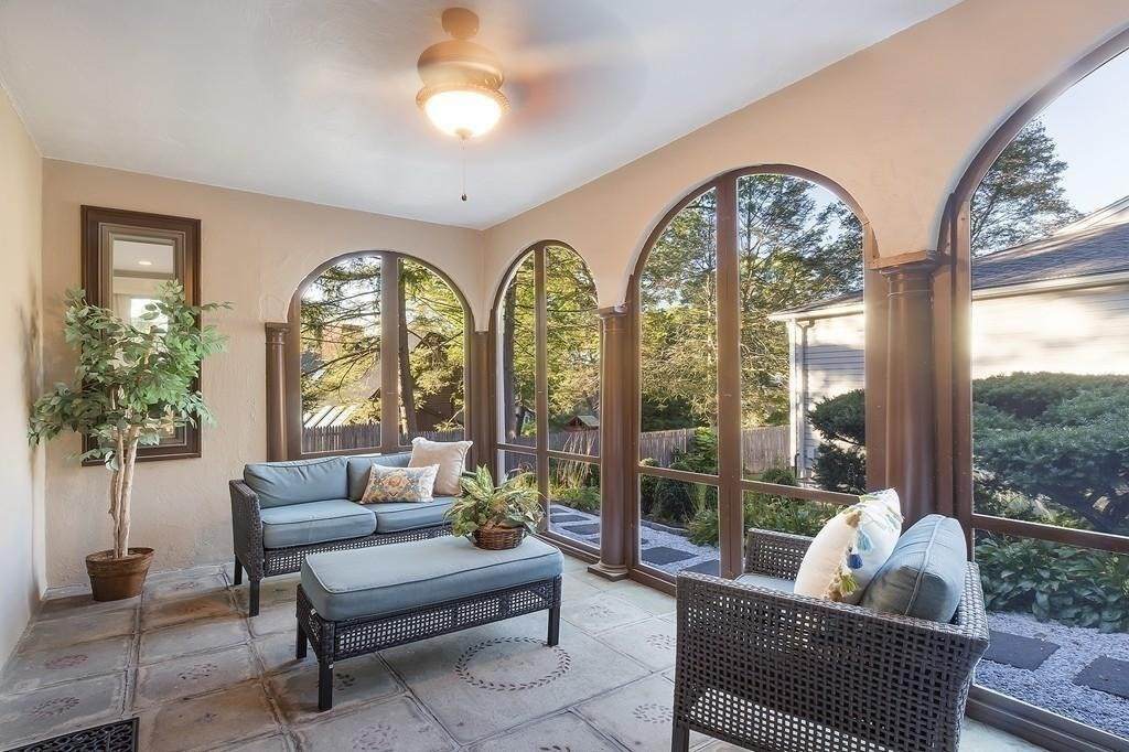 10 Hillcrest Parkway - Photo 1